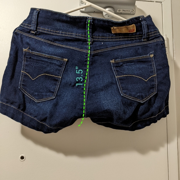 Denim shorts - Picture 2 of 4
